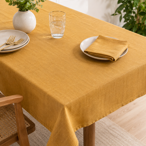 UM TABLE CLOTH
