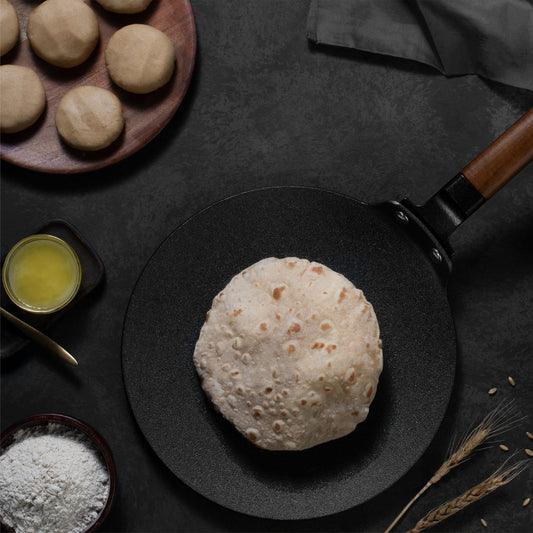 Stahl Blacksmith Signature 26 cm Cast Iron Roti Tawa | for Fluffier Rotis, Crispier Parathas & Golden Chillas | Induction & Gas Stove Compatible | Acacia Wood Handle