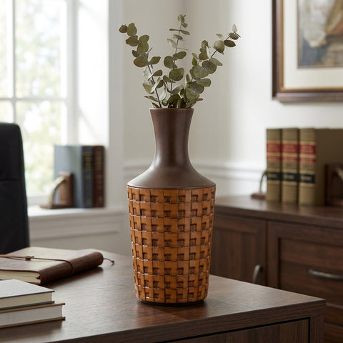 PN RESIN VASE 0404