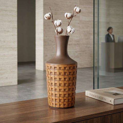 PN RESIN VASE 0404